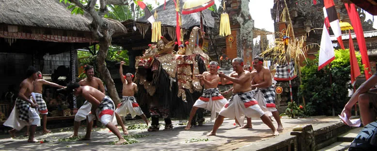 Barong Dansçıları - Bali