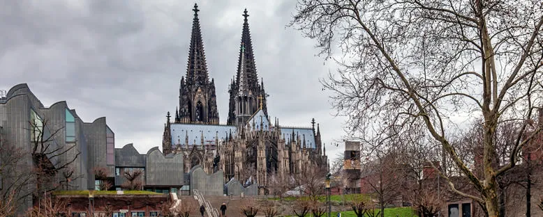 Dom ve Filarmoni Orkestrası Salonu - Köln