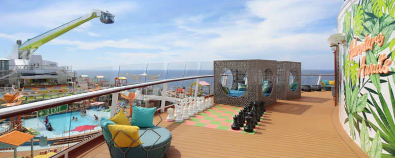 Social Patio - Odyssey of the Seas