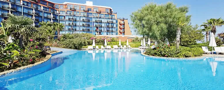 Açık Havuz - Merit Crystal Cove Hotel & Casino