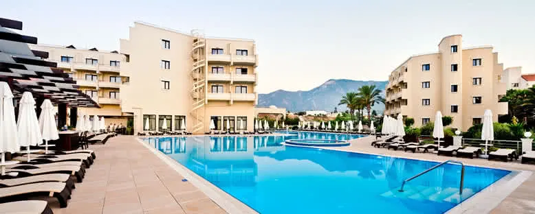 Açık Havuz - Vuni Palace Hotel