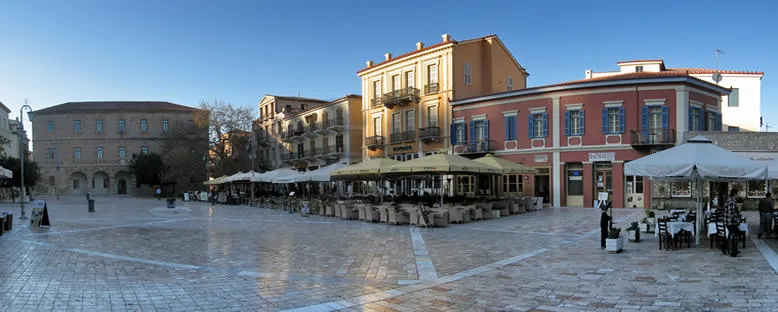 Anayasa Meydanı - Nafplion