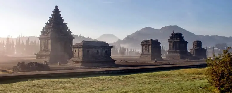 Arjuna Tapınak Kompleksi - Dieng Yaylası