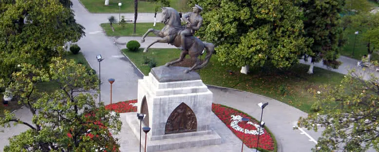 Atatürk Heykeli ve Park - Samsun