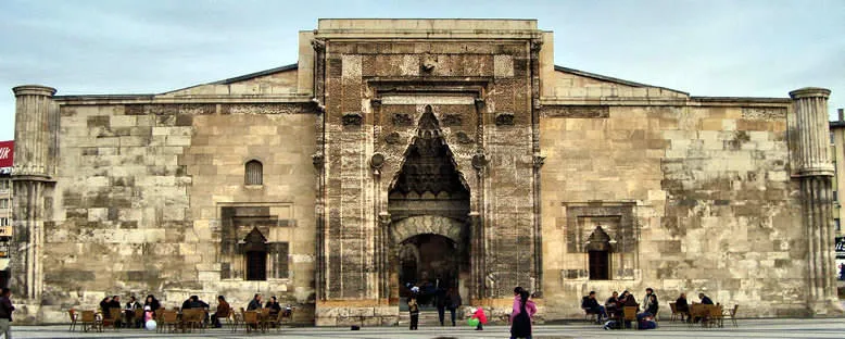 Buruciye Medresesi - Sivas