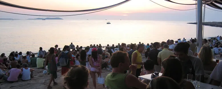 Cafe del Mar'da Günbatımı - İbiza