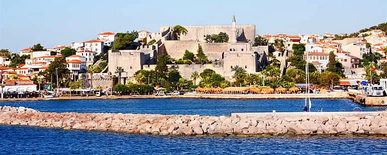 Çeşme Kalesi - İzmir