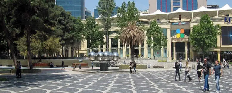 Çeşmeler Meydanı - Bakü