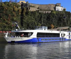 Ren Nehri Gemi Turu