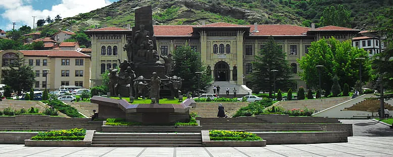 Cumhuriyet Meydanı ve Hükümet Konağı - Kastamonu