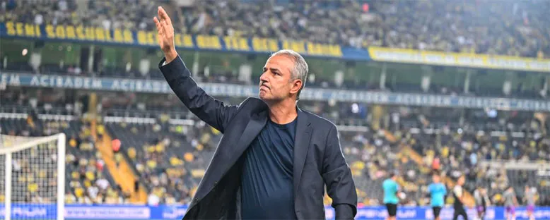 Fenerbahçe Teknik Direktörü İsmail Kartal