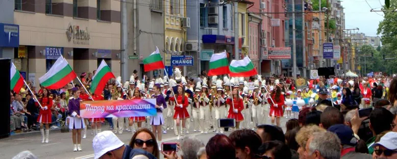 Geçit Törenleri - Kazanlık Gül Festivali