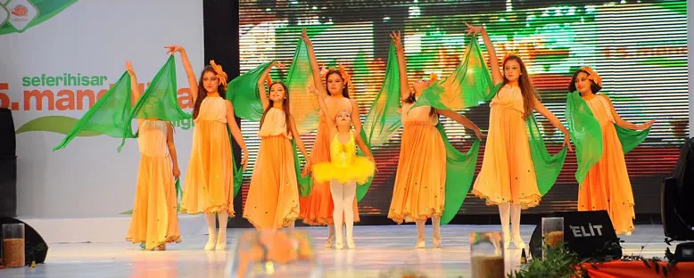 Genç Dansçılar - Seferihisar Mandalina Şenliği