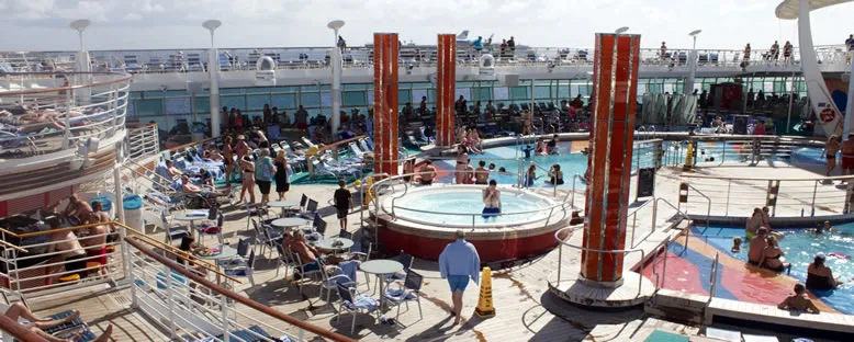 Havuz Terası - Freedom of the Seas