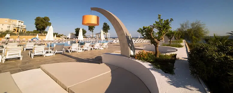 Havuz Başı - Jasmine Court Hotel & Casino