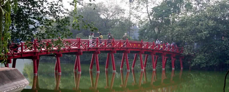 Hoan Kiem Gölü ve Köprüsü - Hanoi