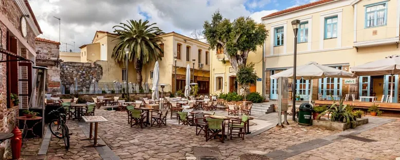 Kale İçindeki Meydan - Sakız Adası