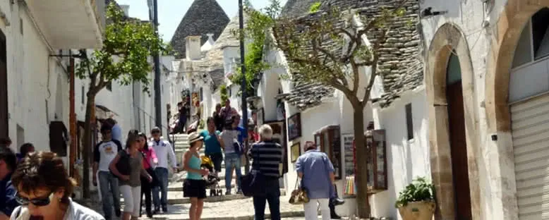 Kent Sokakları - Alberobello