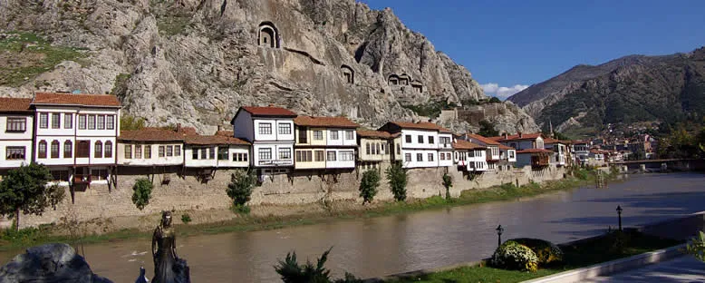 Nehir Kıyıları - Amasya