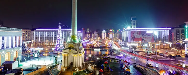 Noel Işıklarıyla Özgürlük Meydanı - Kiev