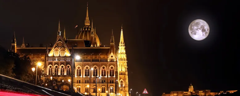 Parlamento Binası Gece Manzarası - Budapeşte