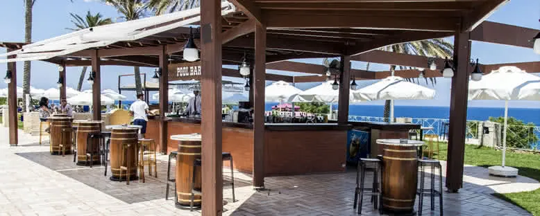 Pool Bar - Merit Park Hotel & Casino