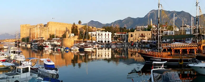 Tarihi Girne Limanı - Kıbrıs