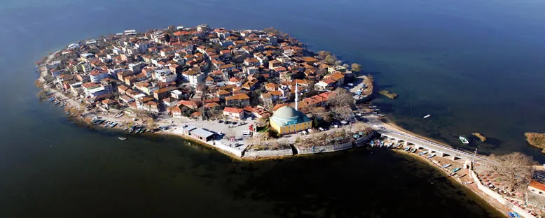 Ulubat Gölü ve Köy - Gölyazı