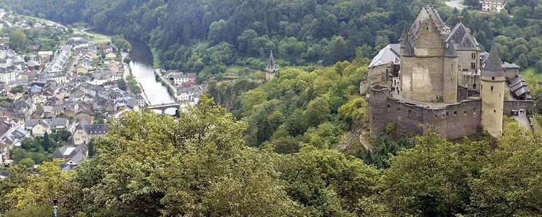 Vianden Şatosu ve Kent Manzarası - Lüksemburg