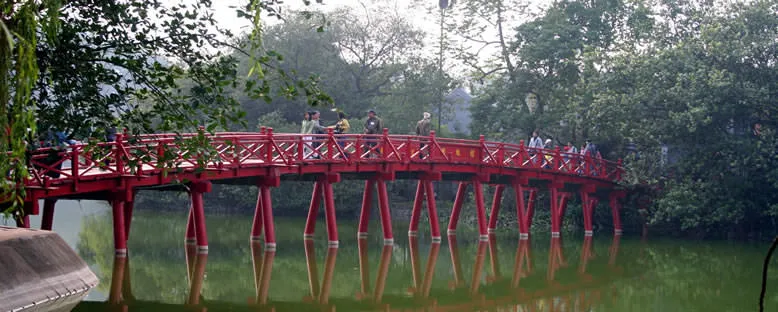 Hoan Kiem Gölü ve Köprüsü - Hanoi