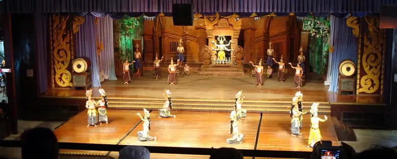 Yerel Dans Gösterileri - Pattaya
