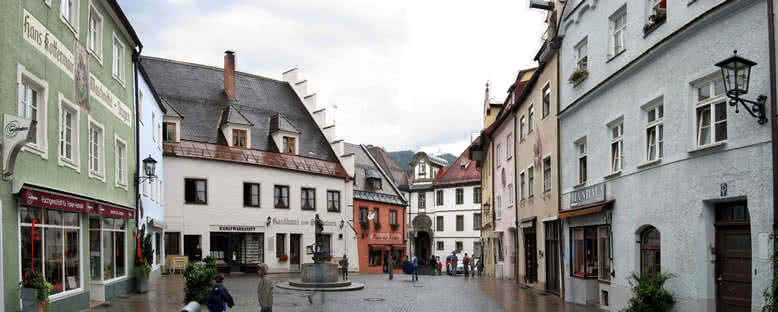 Frankfurt Katedrali: turistler için tarih ve bilgi Frankfurt Katedrali: turistler için tarih ve bilgi