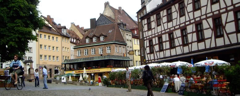 Frankfurt Katedrali: turistler için tarih ve bilgi Frankfurt Katedrali: turistler için tarih ve bilgi
