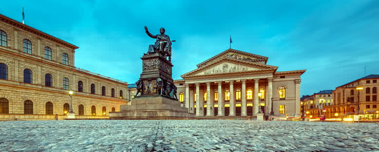 Frankfurt Katedrali: turistler için tarih ve bilgi Frankfurt Katedrali: turistler için tarih ve bilgi